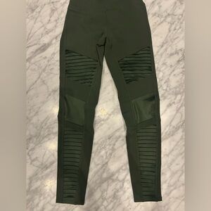 Alo Yoga Olive Green Moto Leggings Size Large Like New